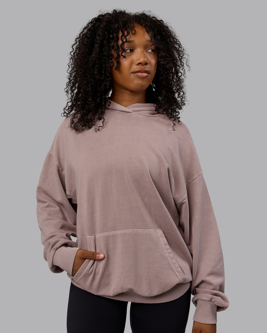 Woman wearing Unisex Washed Set the Standard Hoodie Oversize - Greyish Purple-Off White