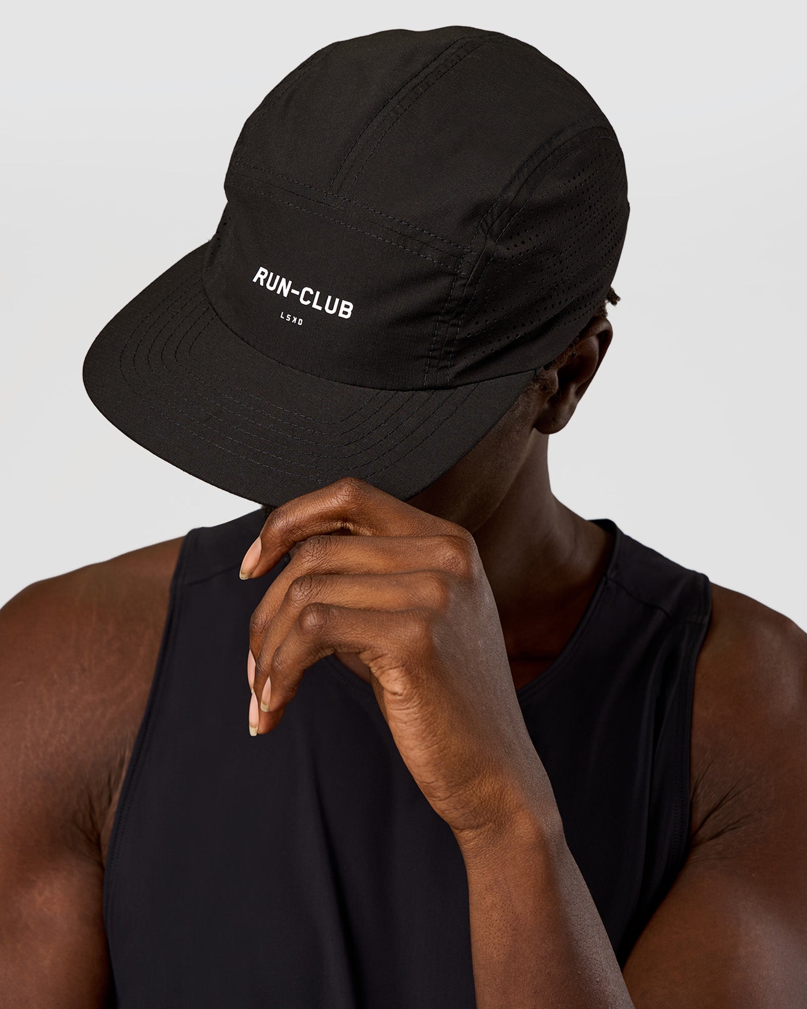 Man wearing Run Club 2.0 Cap - Black