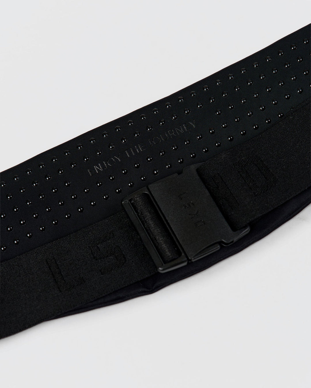 Woman wearing Pace Run Belt - Black-Reflective