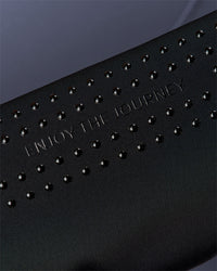 Woman wearing Pace Run Belt - Black-Reflective