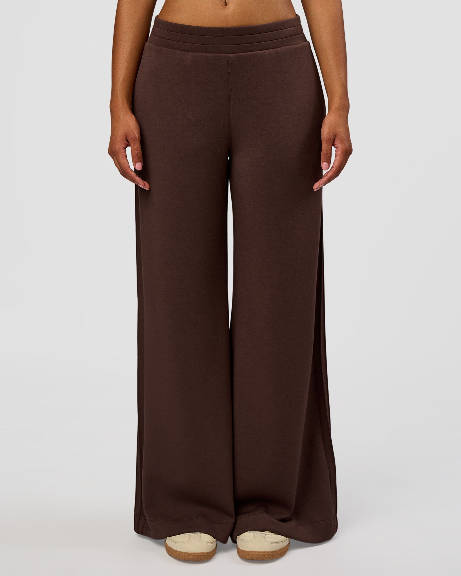 Woman wearing CF Elevate SoftTouch Pintuck Wide Leg Pant - Hot Chocolate | Model:Jordan | Size:S