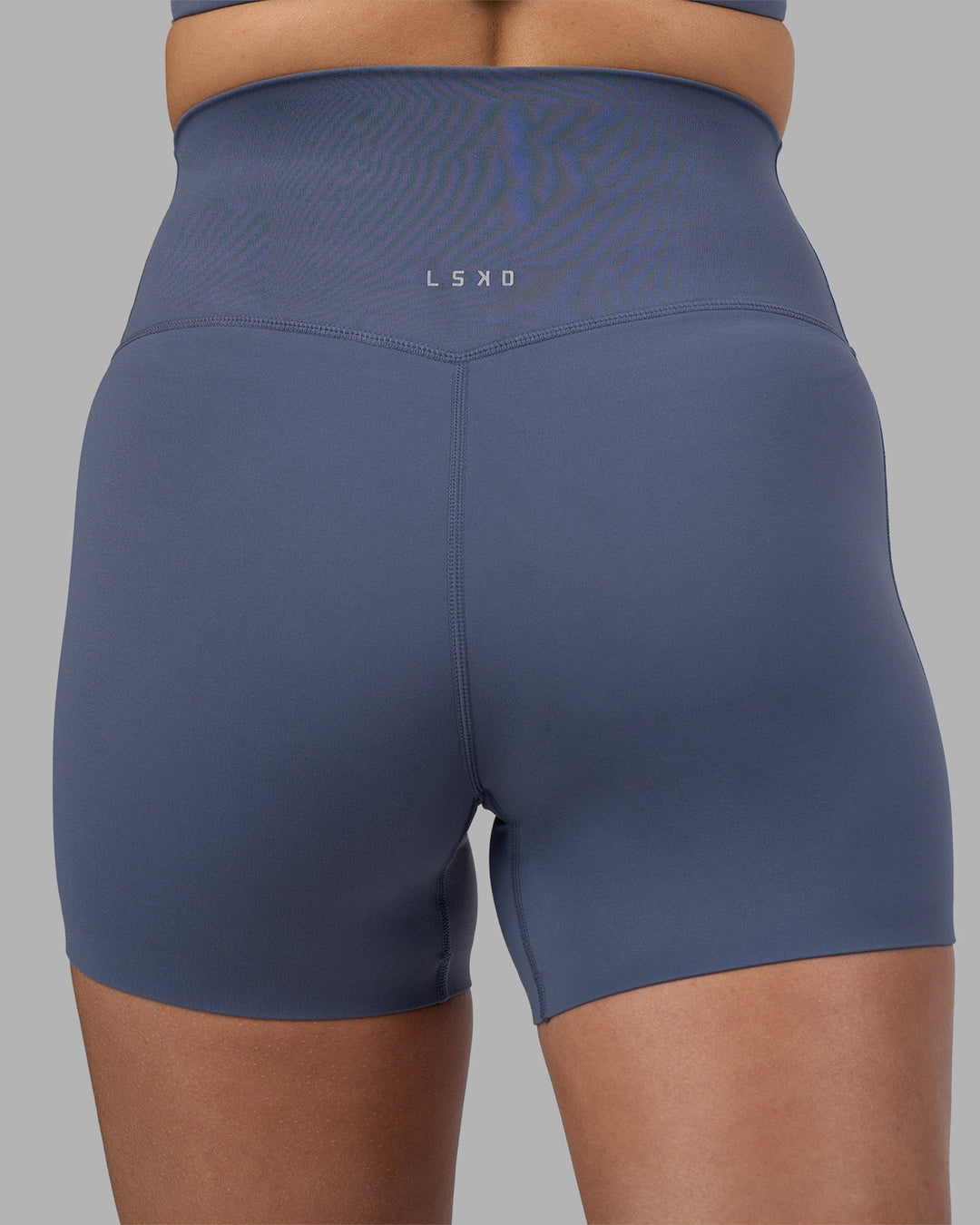 Woman wearing Elixir Ultra High-Rise 4&quot; Short - Night Shadow | Model:Phoebe | Size:S