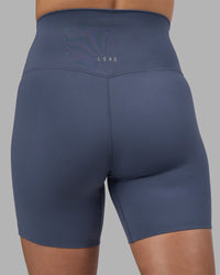 Woman wearing Elixir Ultra High-Rise 6" Short - Night Shadow | Model:Phoebe | Size:S