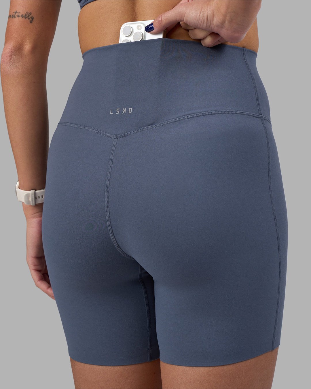 Woman wearing Elixir Ultra High-Rise 6&quot; Short - Night Shadow | Model:Phoebe | Size:S