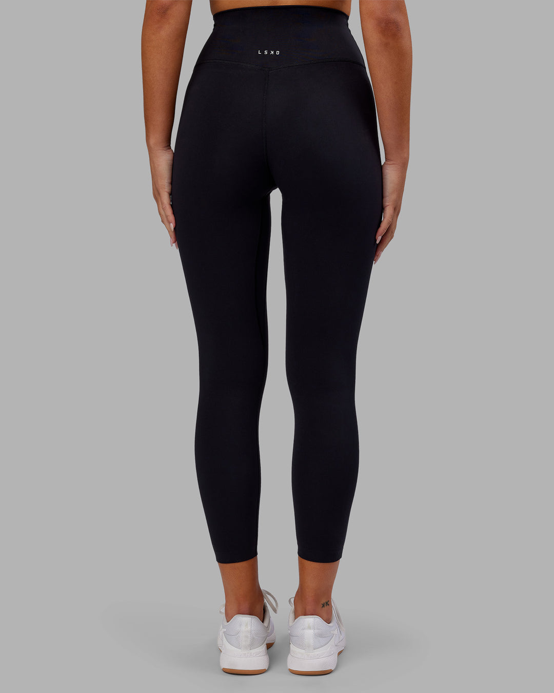 Woman wearing Elixir Ultra High-Rise 7/8 Legging - Black | Model:Kirstyn | Size:S