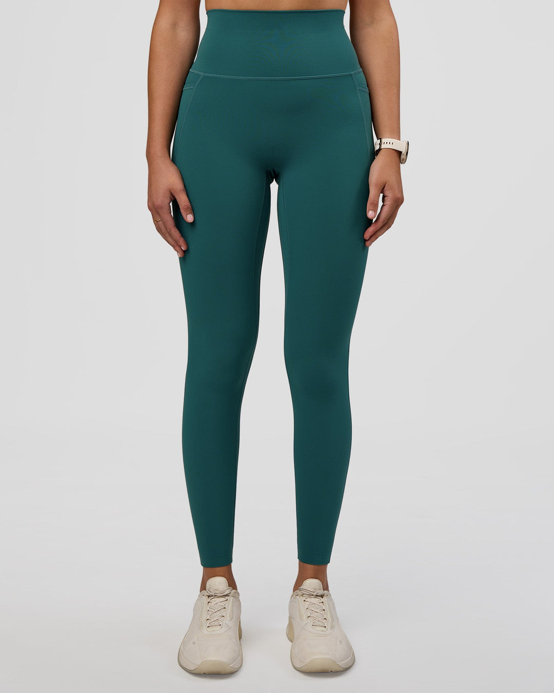Woman wearing Elixir Ultra High-Rise Full Length Legging Pockets - Transformative Teal | Model:Myrte | Size:S