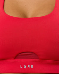 Woman wearing Fast Track Sports Bra Scarlet | Model:Bianca | Size:S | | Thumbnail Index: 5