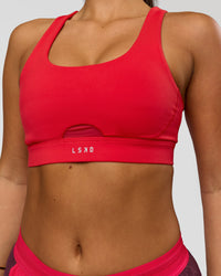 Woman wearing Fast Track Sports Bra Scarlet | Model:Bianca | Size:S | | Thumbnail Index: 4