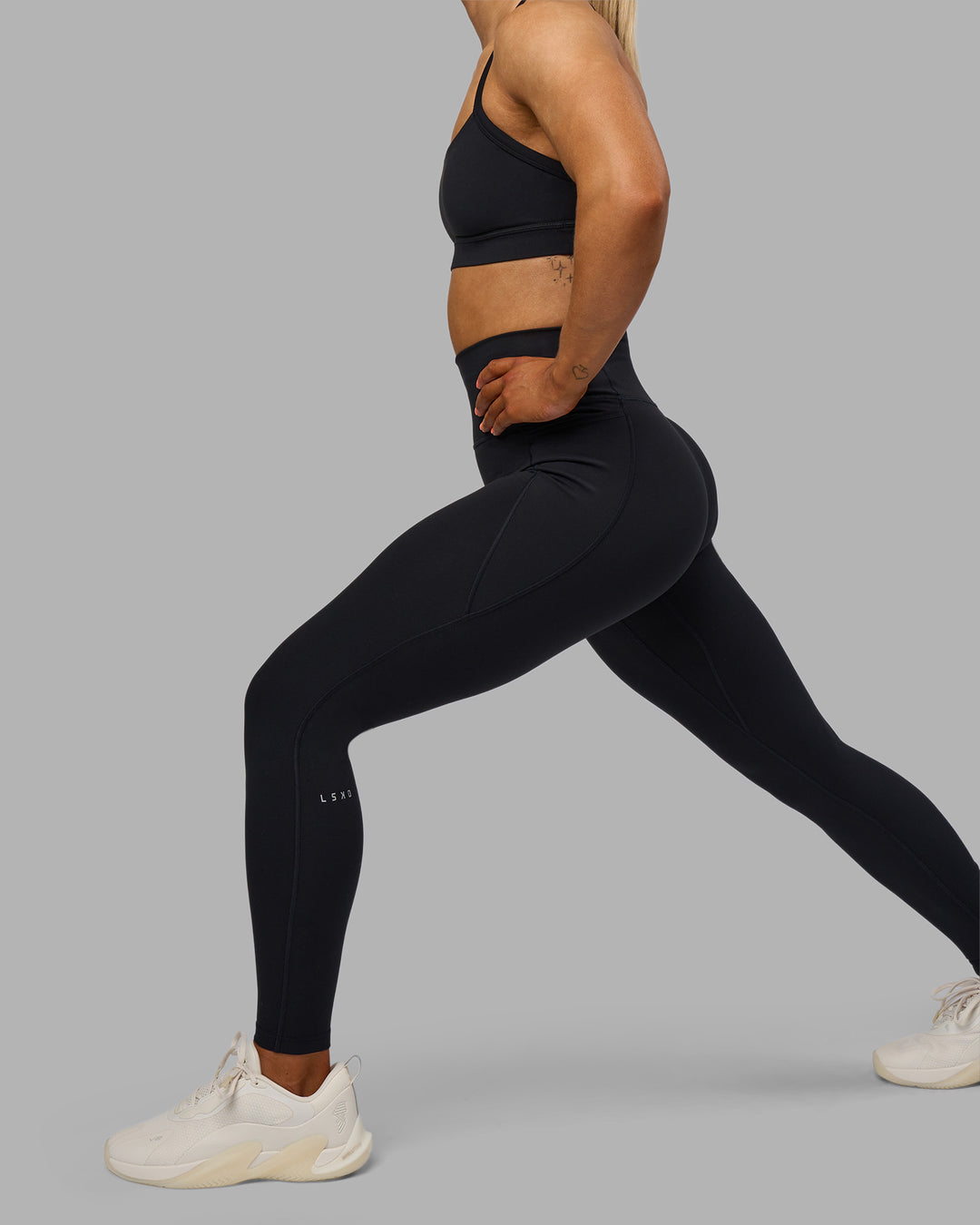 Woman wearing Fusion Ultra High-Rise Full Length Legging Pockets - Black | Model:Georgia | Size:S