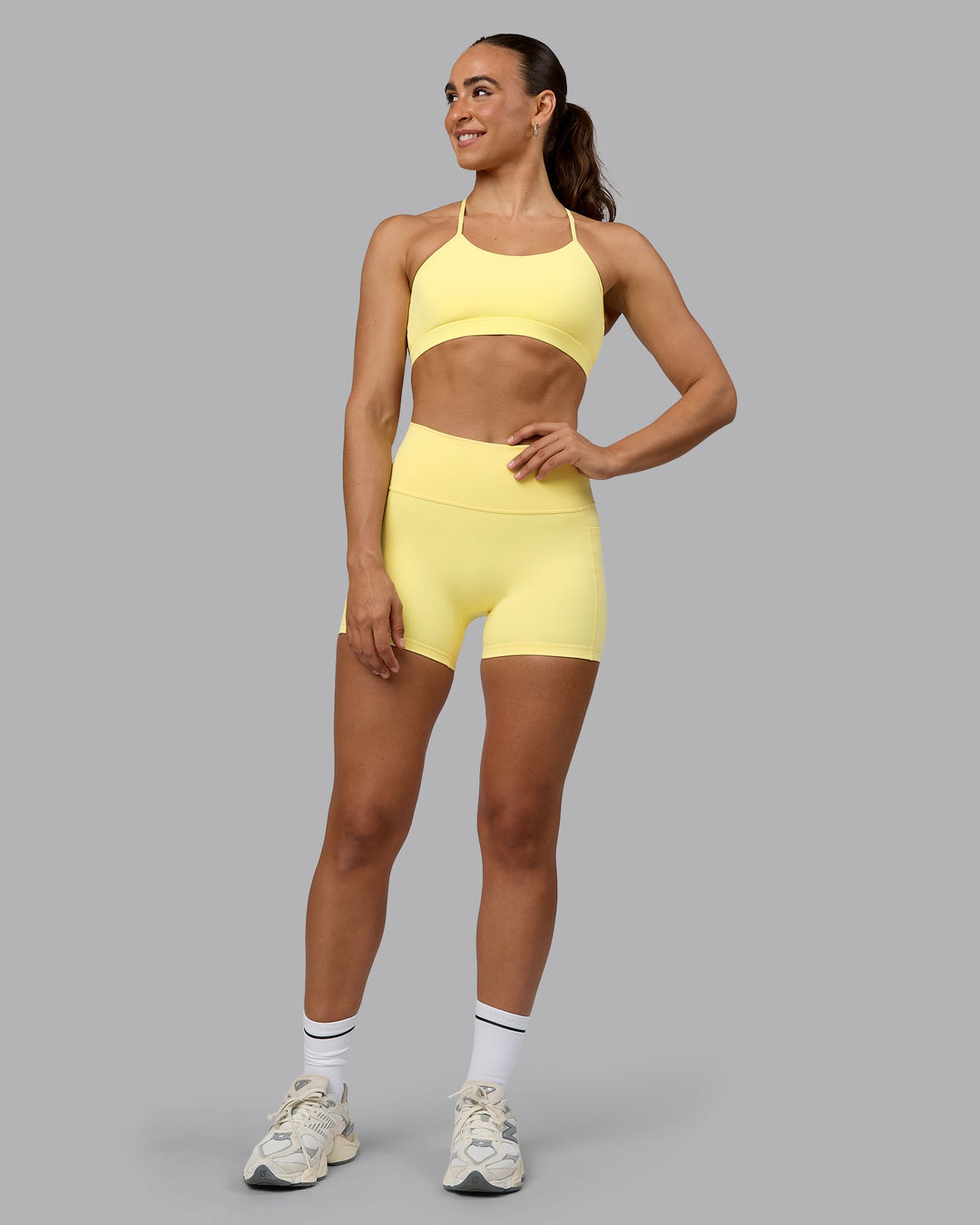 Woman wearing Fusion X-Short Tights with Pockets - Lemon