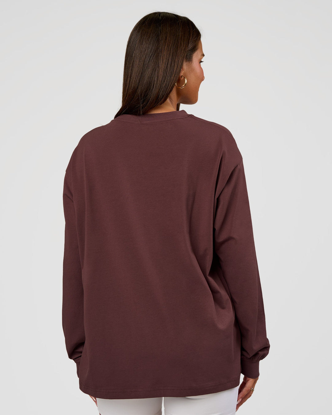 Woman wearing Go-To Long Sleeve FLXCotton Oversized Tee - Cocoa Powder-White | Model:Bianca | Size:S