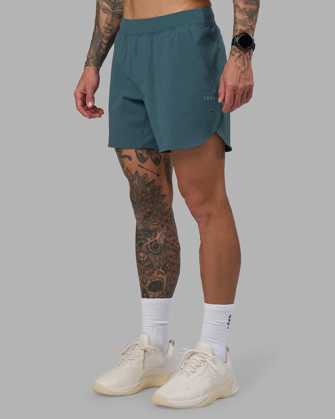 Man wearing Lift 6&quot; Short - Abyssal | Model:Tommy | Size:S