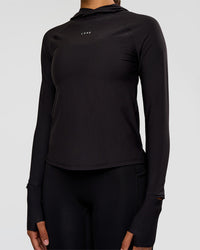 Woman wearing On the Run Long Sleeve - Black | Model:Rosie | Size:S