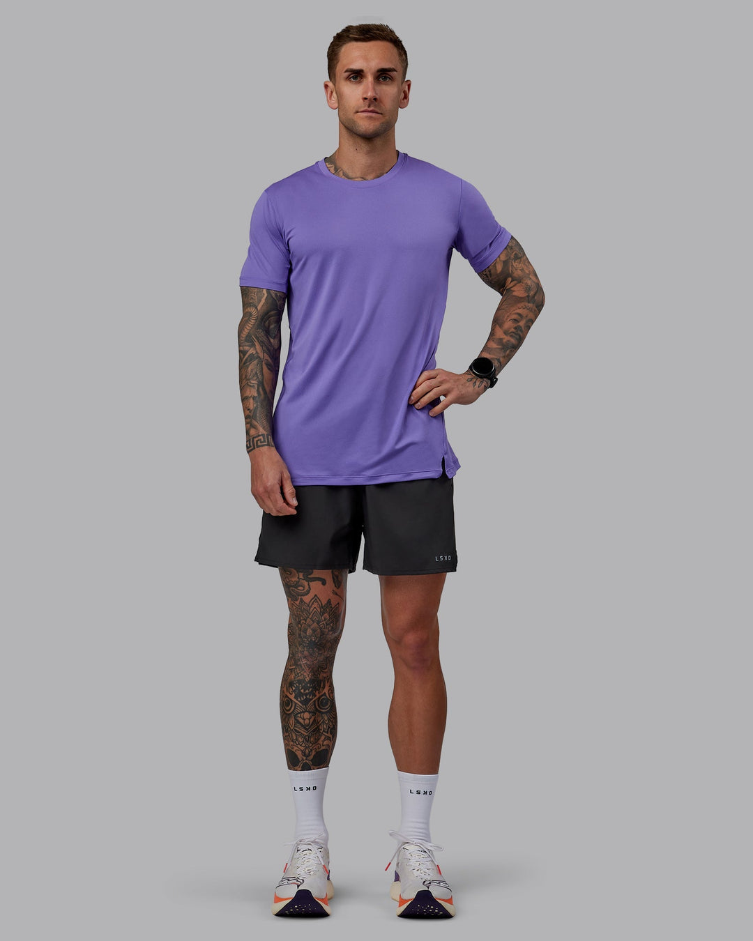 Man wearing Pace Running Tee - Dahlia Purple