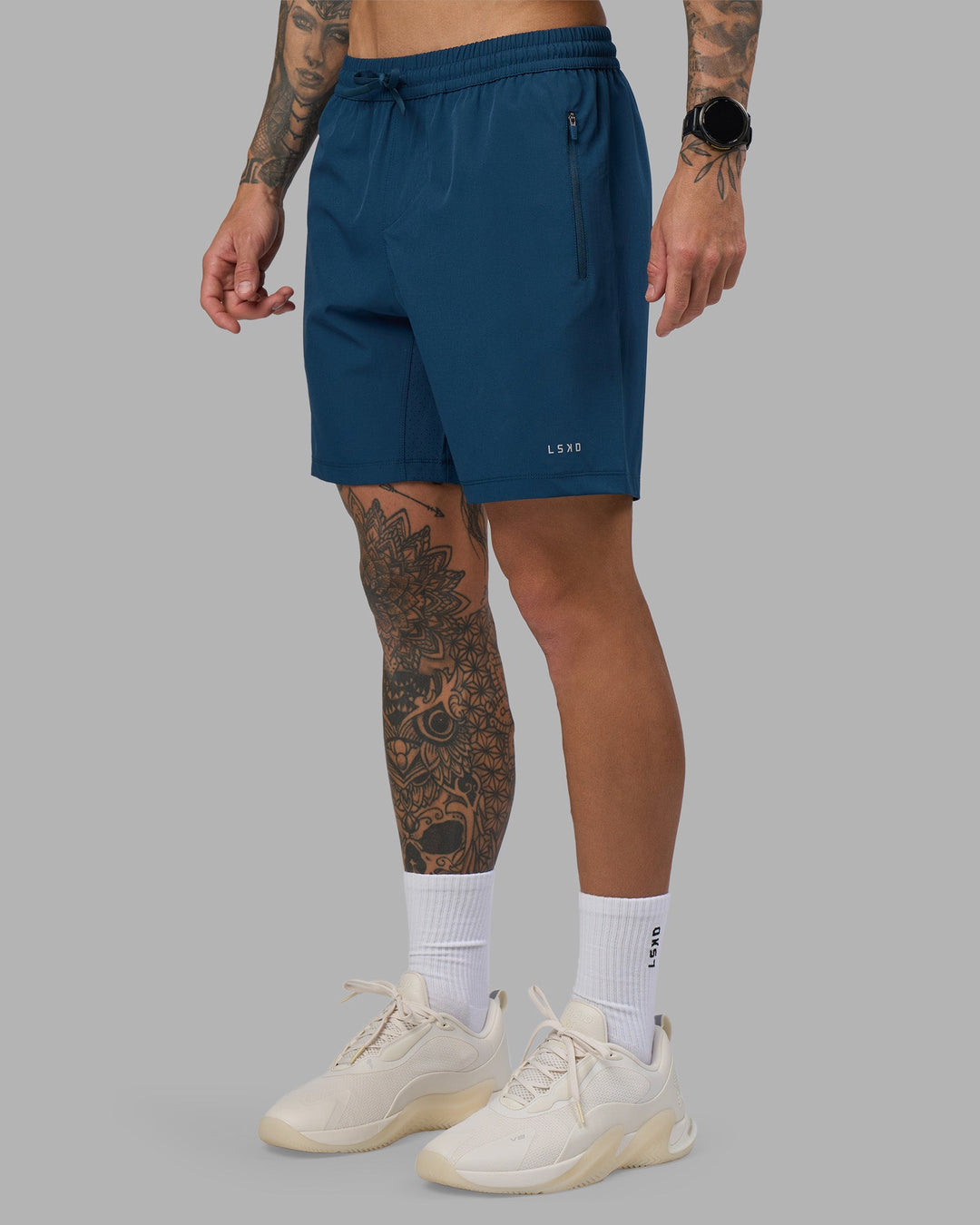 Man wearing Rep 7&