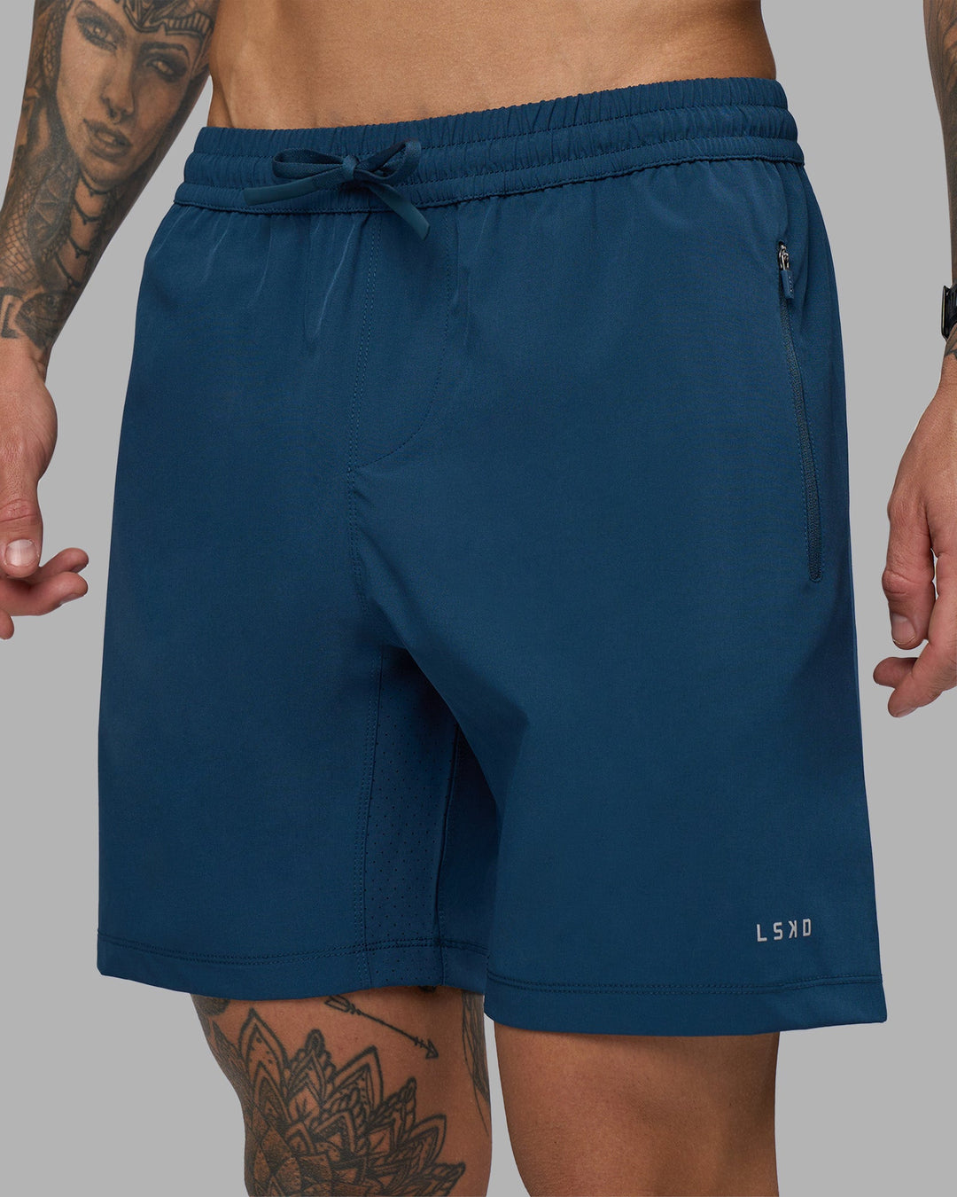 Man wearing Rep 7&