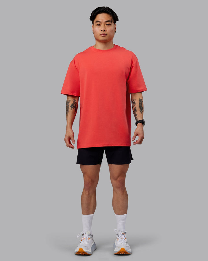 Man wearing Unisex Love The Run FLXCotton Tee Oversize - Cayenne-Black
