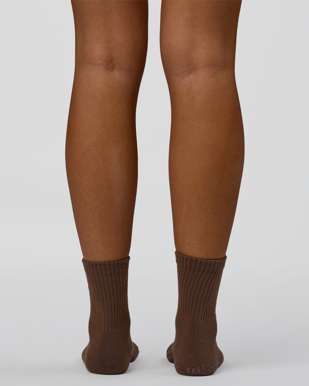 Signal Pilates Crew Grip Socks 2.0 - Hot Chocolate