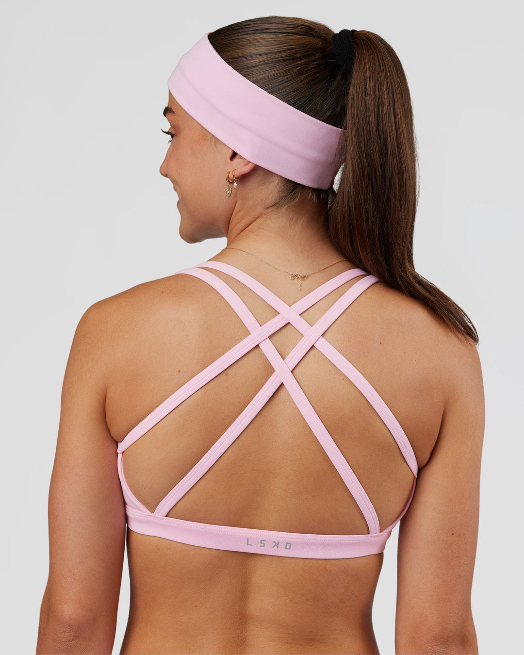 Woman wearing Swift Headband - Marshmallow