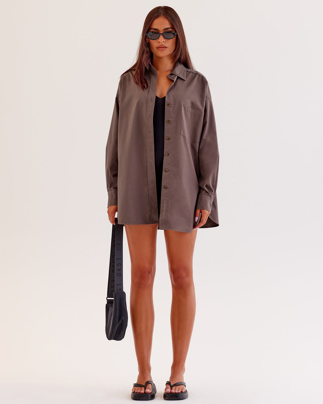 Woman wearing Go-To Oversized Shirt - Cocoa | Model:Ruby | Size:XS