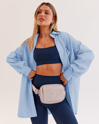Woman wearing Go-To Oversized Shirt - Poplin Blue | Model:Dana | Size:XS