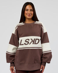 Woman wearing A-Team Sweater Oversize in Cocoa Powder-Off White | Model:Bianca | Size:XS