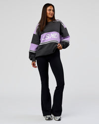Woman wearing A-Team Sweater Oversize in Dark Storm-Pale Lilac | Model:Bianca | Size:XS