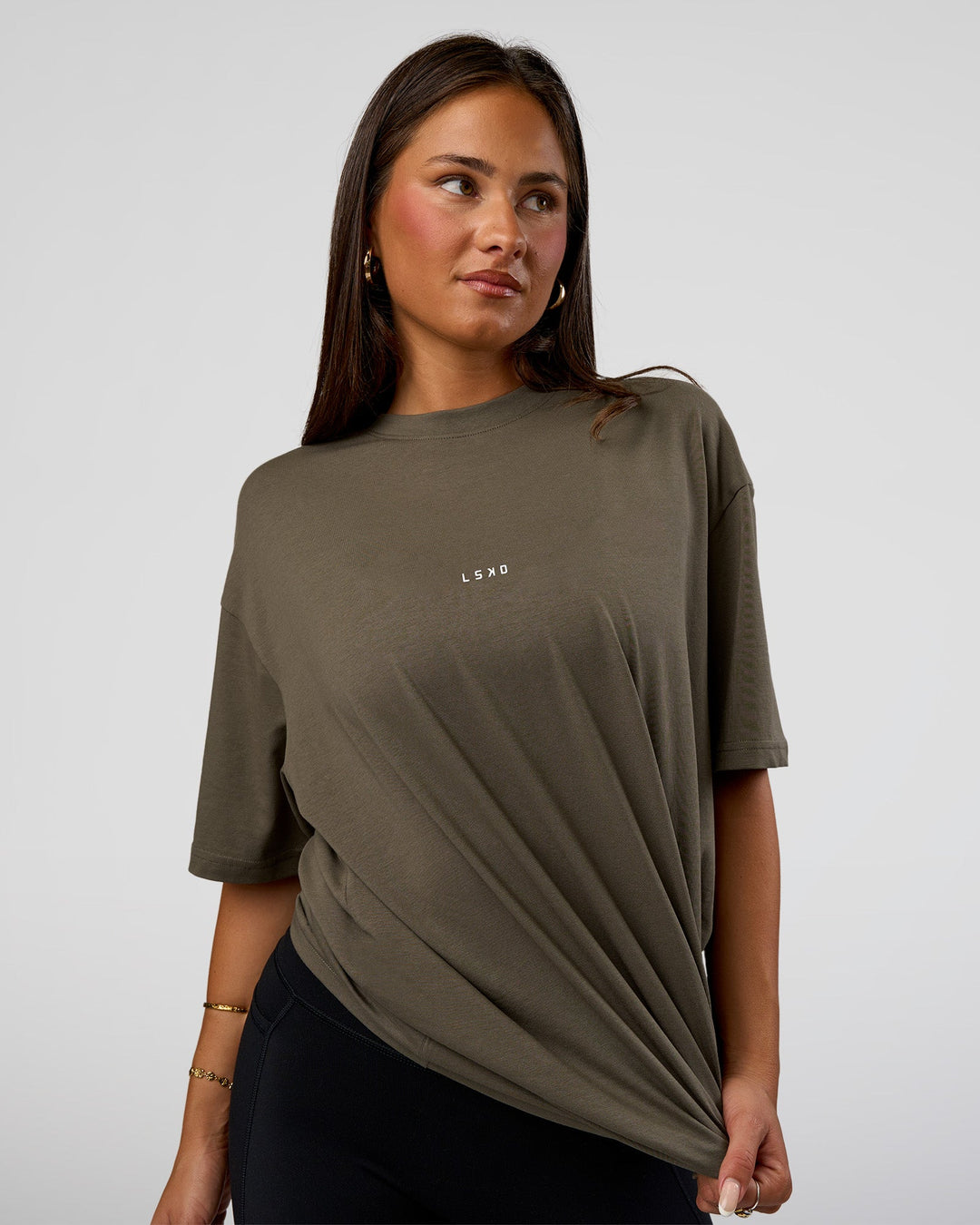 Woman wearing Abstract Haze FLXCotton Tee - Walnut Grey-White | Model:Bianca | Size:XS