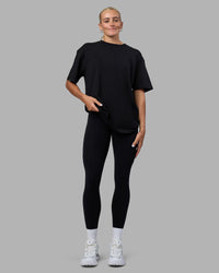 Woman wearing Easy FLXCotton Tee Oversize - Black | Model:Katie | Size:XS | Thumbnail Index: 8