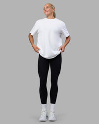 Woman wearing Easy FLXCotton Tee Oversize - White | Model:Katie | Size:XS | Thumbnail Index: 5