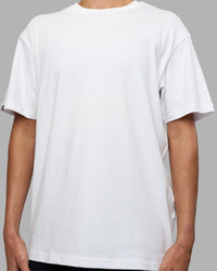 Woman wearing Easy FLXCotton Tee Oversize - White | Model:Katie | Size:XS | Thumbnail Index: 10