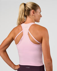 Woman wearing Flow Performance Tank 2.0 - Marshmallow | Model:Emelia | Size:XS