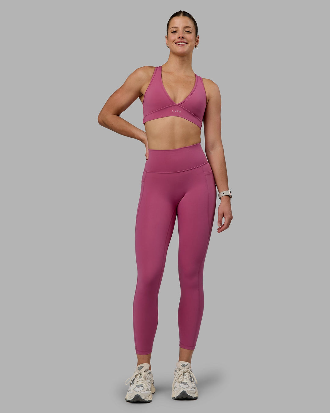 Woman wearing Fusion 7/8 Length Tights with Pockets - Mauve Haze