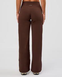 Model wearing Fusion V-Contour High-Rise Petite Pant - Hot Chocolate | Model:Issy | Size:XS
