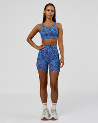 Woman Fusion V-Contour Ultra High-Rise Mid Short Pockets in Energy Print Blue Multi | Model:Brylee | Size:XS