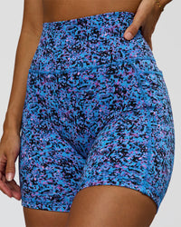 Woman Fusion V-Contour Ultra High-Rise Mid Short Pockets in Energy Print Blue Multi | Model:Brylee | Size:XS