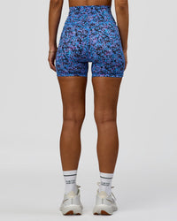 Woman Fusion V-Contour Ultra High-Rise X Short Pockets in Energy Print Blue Multi | Model:Brylee | Size:XS