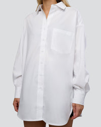 Woman wearing Go-To Oversized Shirt - White | Model:Leilani | Size:XS | Thumbnail Index: 7