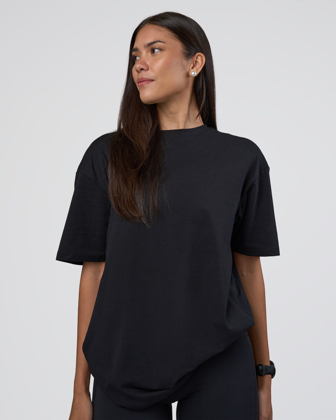 Woman wearing Lifting Club FLXCotton Tee Oversize - Black-White-Red | Model:Rhiley | Size:XS