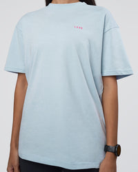 Woman wearing Lifting FLXCotton Oversized Tee - Blue Aura-Ultra Pink | Model:Rhiley | Size:XS