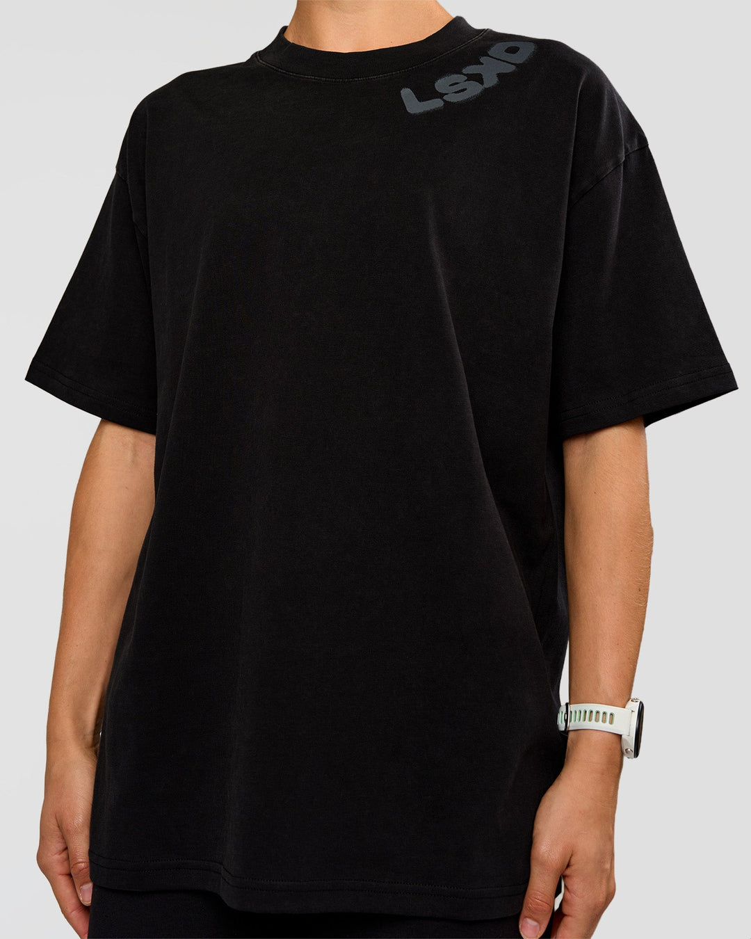 Woman wearing Offset Heavyweight Unisex Oversized Tee - Black Washed-Castlerock | Model:Maja | Size:XS