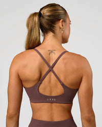 Woman wearing Pinnacle Sports Bra - Cocoa Powder | Model:Maja | Size:XS