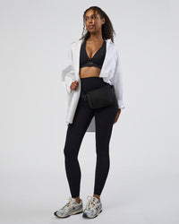 Woman wearing Stamina Sports Bra D/DD/E - Black | Model:Jordan | Size:XS | Thumbnail Index: 3