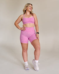 Campaign image of Momentum Sports Bra - Energy Print Marshmallow | Thumbnail Index: 4