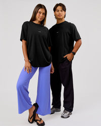 Duo wearing VS26 1% Better FLXCotton Oversize Tee - Black-White | Model:Charli | Size:XS | Model:George | Size:M | Thumbnail Index: 6