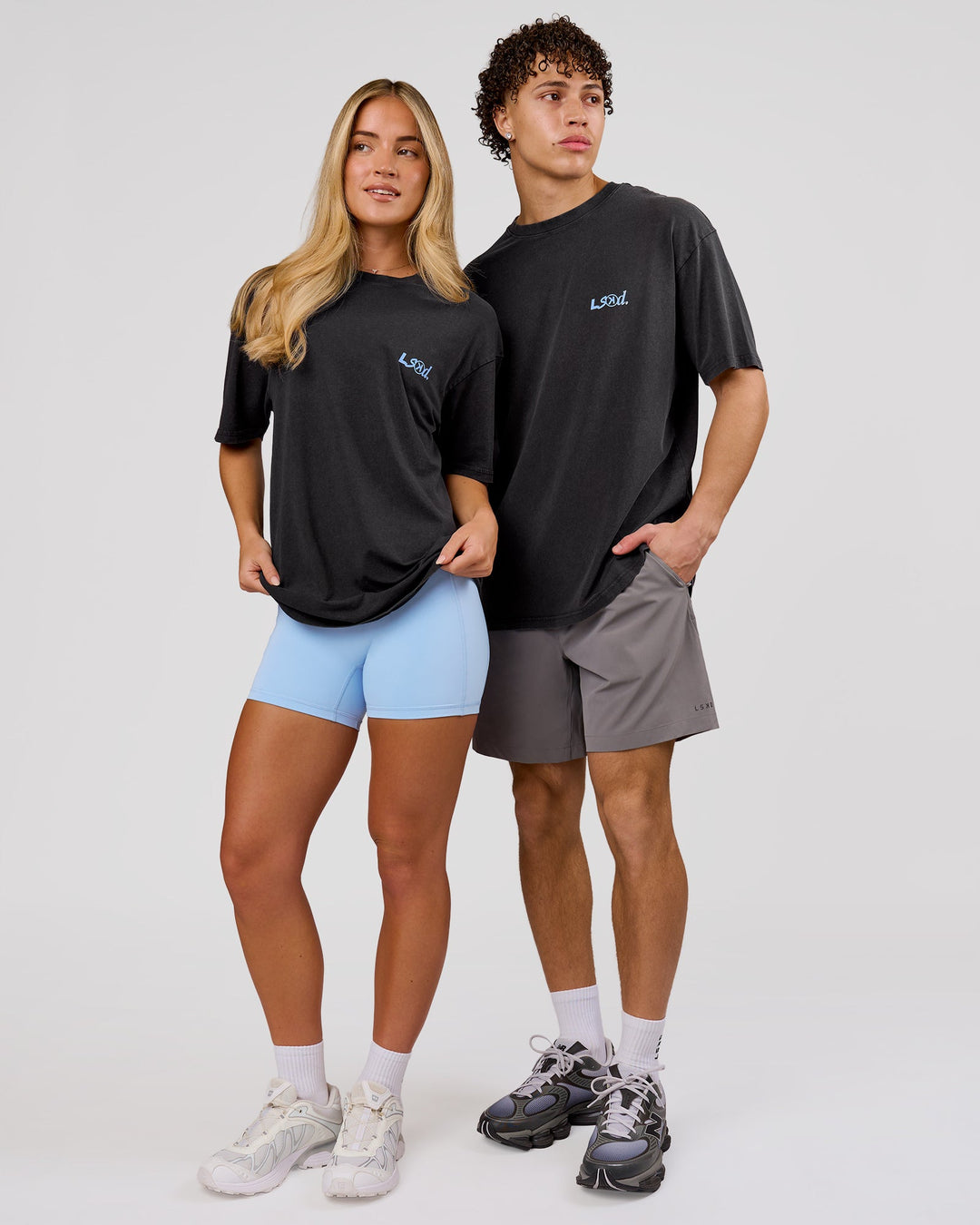 Duo wearing Blended FLXCotton Oversize Tee  - Black Washed | Model:Issy | Size:XS | Model:Leandro | Size:M - view 4