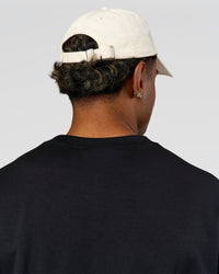 Man wearing Daily Cap - Vaporous Gray | Model:Cap | Size:DAILY | Thumbnail Index: 2