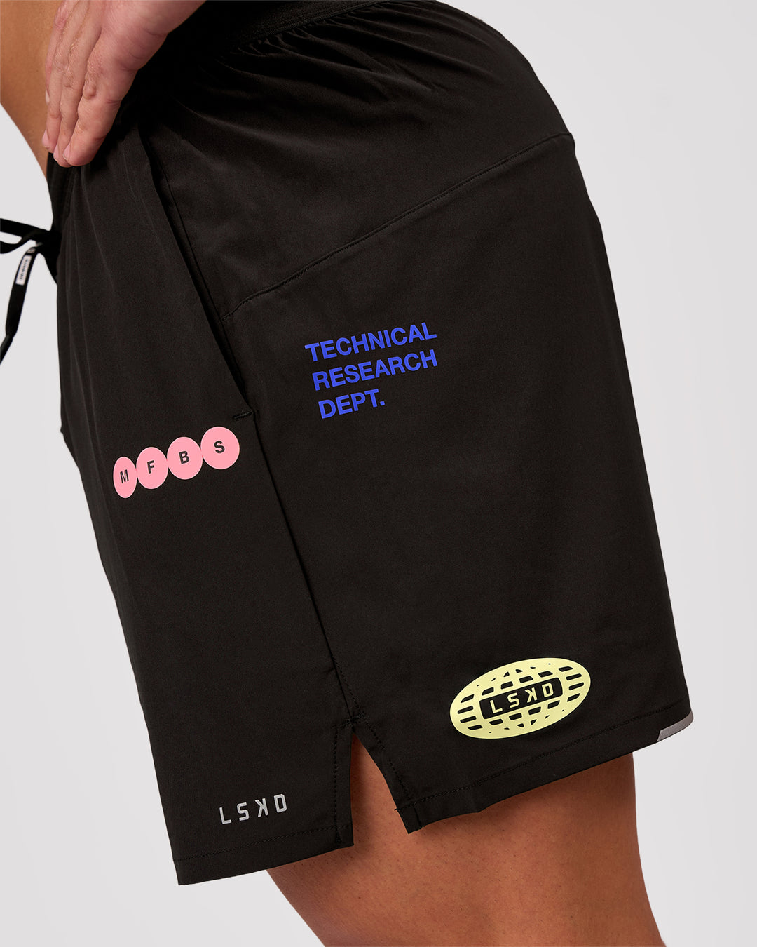 Man wearing Pace 5" Lined Running Short - Game Plan Black | Model:Xav | Size:L - view 2