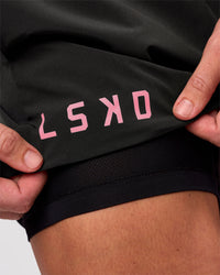 Man wearing Pace 5" Lined Running Short - Game Plan Black | Model:Xav | Size:L | Thumbnail Index: 5