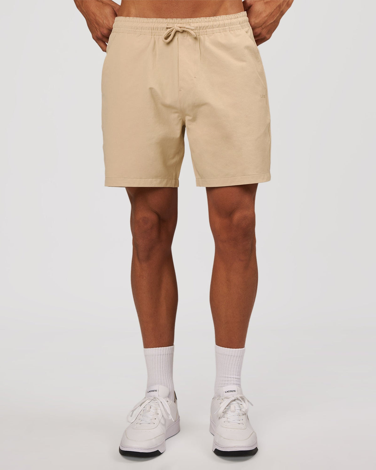Man wearing Daily 7" Short 3.0 - Dunedust | Model:Albert | Size:M